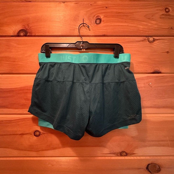 Nike Green Athletic Shorts with Two-Layer Design - Picture 7 of 11